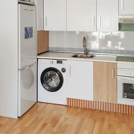 Apartment Stunning In With Wifi Albunol