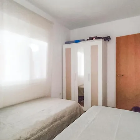 Apartment Stunning In With Wifi Albunol